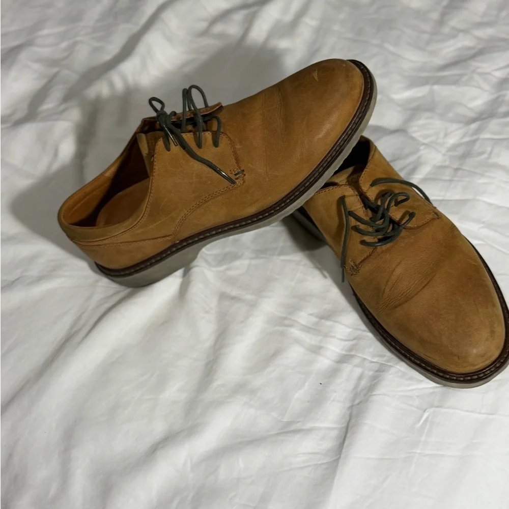 Ecco - Men’s - Tan Oxfords - Size 9